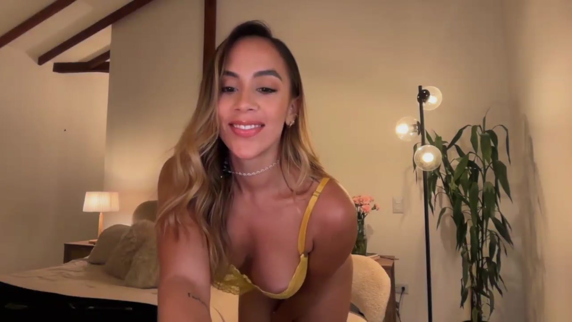 Gallery image thumbnail from Susan_99's myfreecams stream on, 09/18/2026, 05:30 image 10 of 20