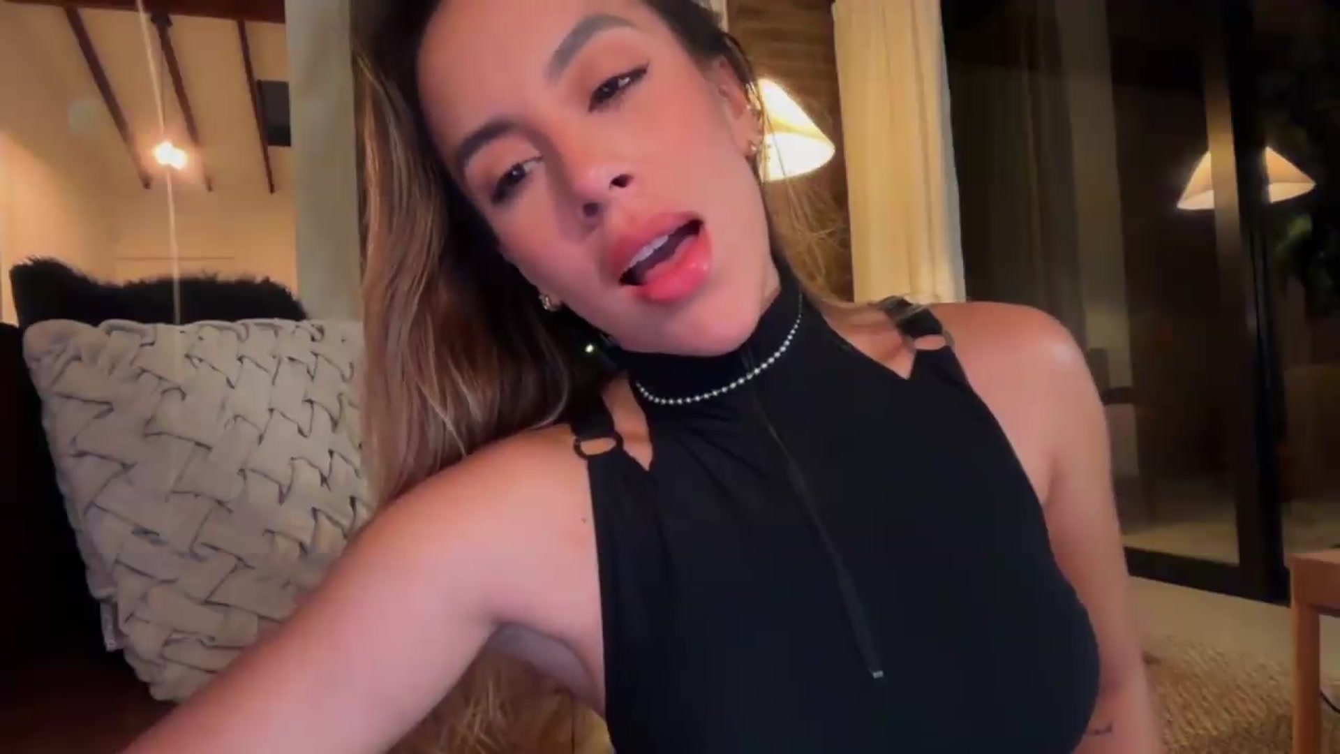 Gallery image thumbnail from Susan_99's myfreecams stream on, 09/19/2026, 08:14 image 10 of 20