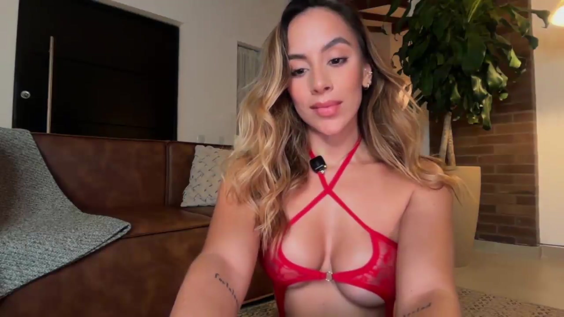 Gallery image thumbnail from Susan_99's myfreecams stream on, 09/20/2026, 07:16 image 9 of 20