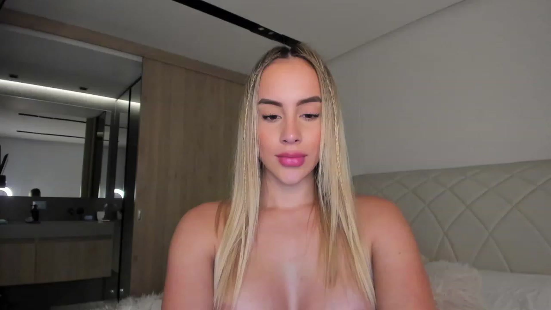 Gallery image thumbnail from Susan_MFC's myfreecams stream on, 11/29/2022, 05:41 image 16 of 20