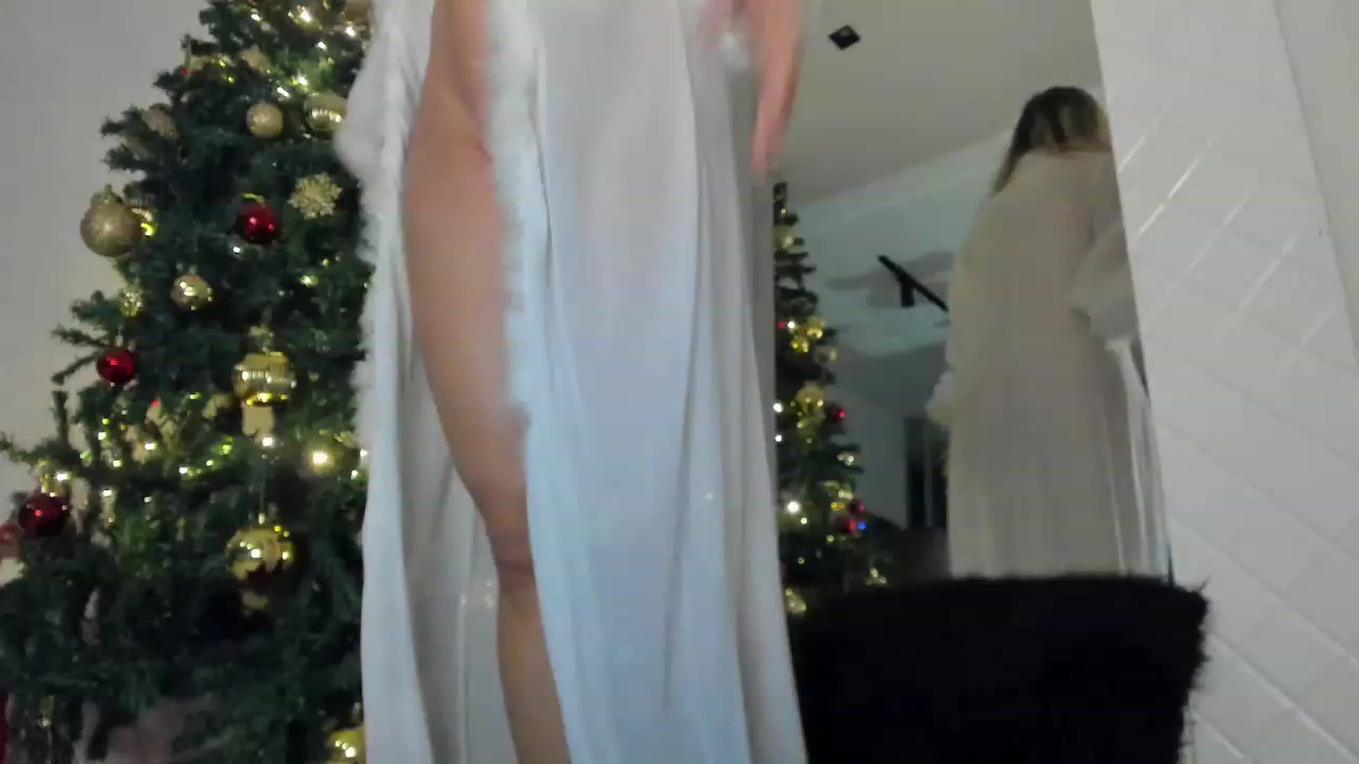 Gallery image thumbnail from Susan_MFC's myfreecams stream on, 12/28/2022, 03:20 image 20 of 20