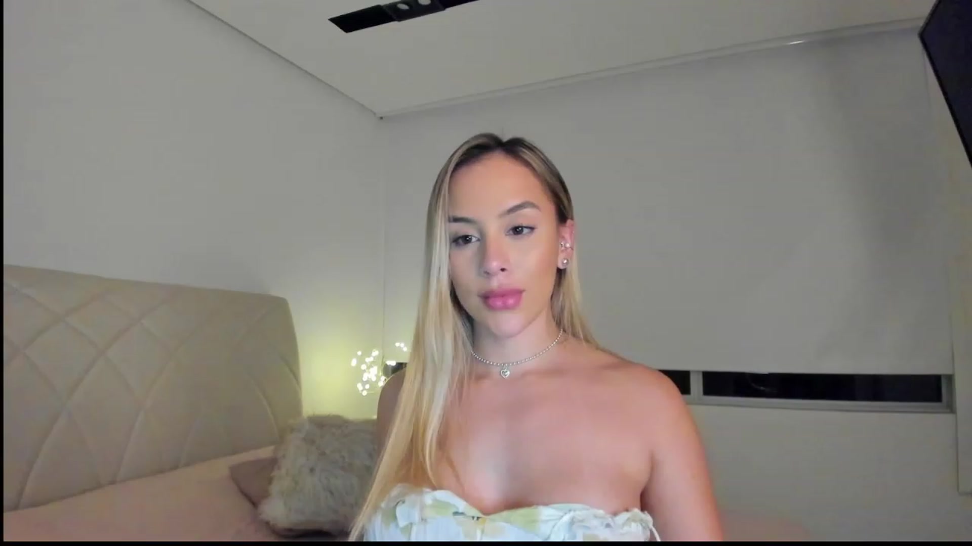 Gallery image thumbnail from Susan_MFC's myfreecams stream on, 01/03/2023, 06:36 image 18 of 20