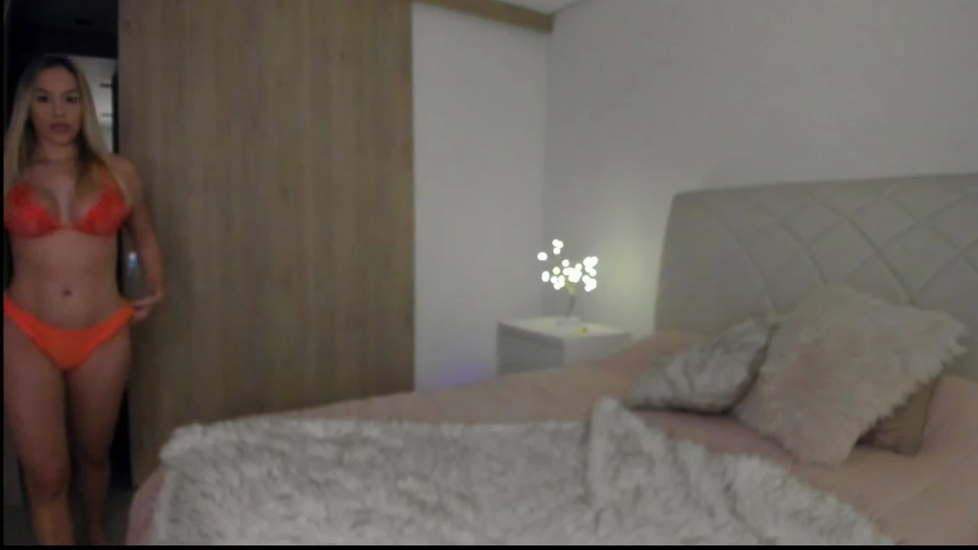Gallery image thumbnail from Susan_MFC's myfreecams stream on, 01/04/2023, 03:39 image 2 of 20