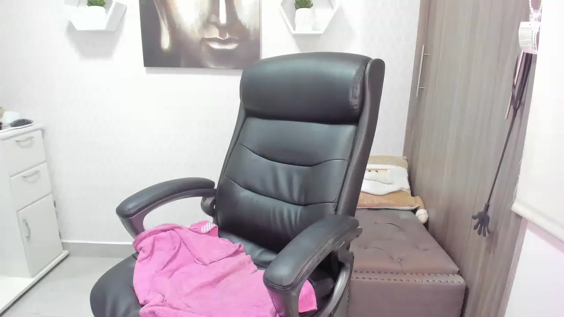 Gallery image thumbnail from Susan_lane's myfreecams stream on, 11/15/2022, 16:44 image 6 of 20
