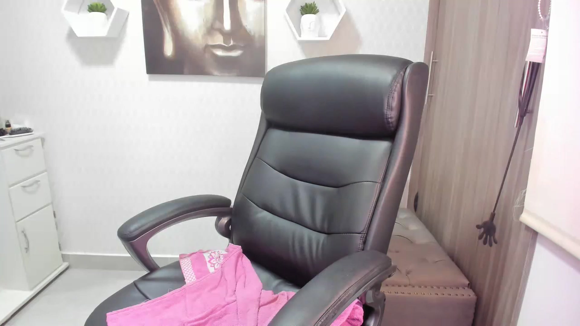 Gallery image thumbnail from Susan_lane's myfreecams stream on, 11/18/2022, 03:25 image 15 of 20