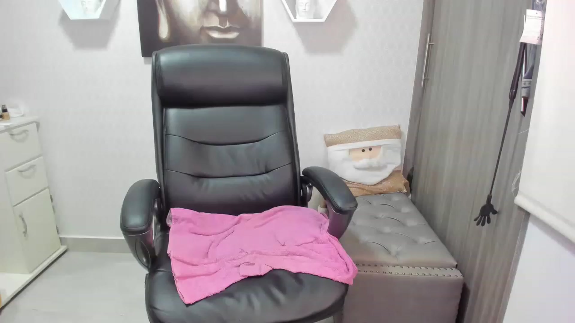 Gallery image thumbnail from Susan_lane's myfreecams stream on, 11/19/2022, 05:21 image 7 of 20