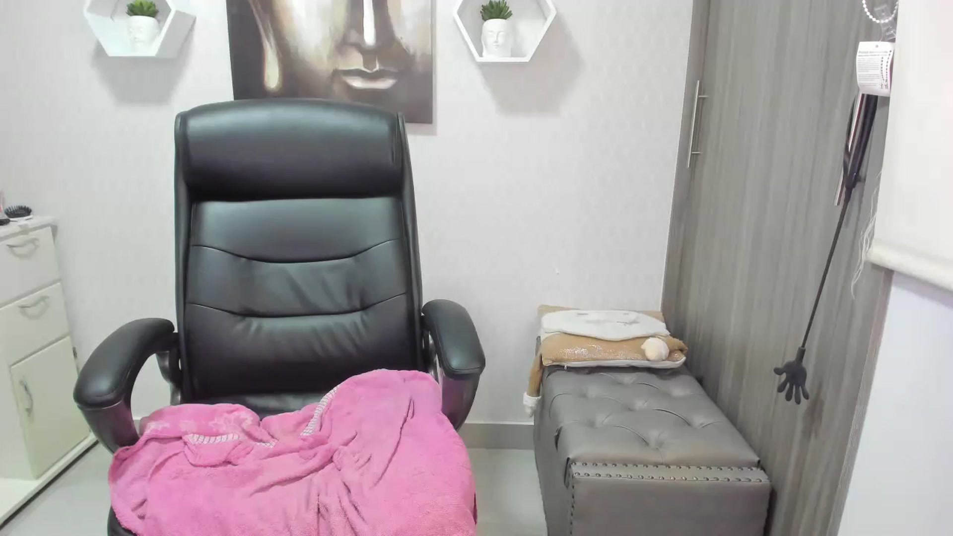 Gallery image thumbnail from Susan_lane's myfreecams stream on, 12/06/2022, 05:17 image 17 of 20