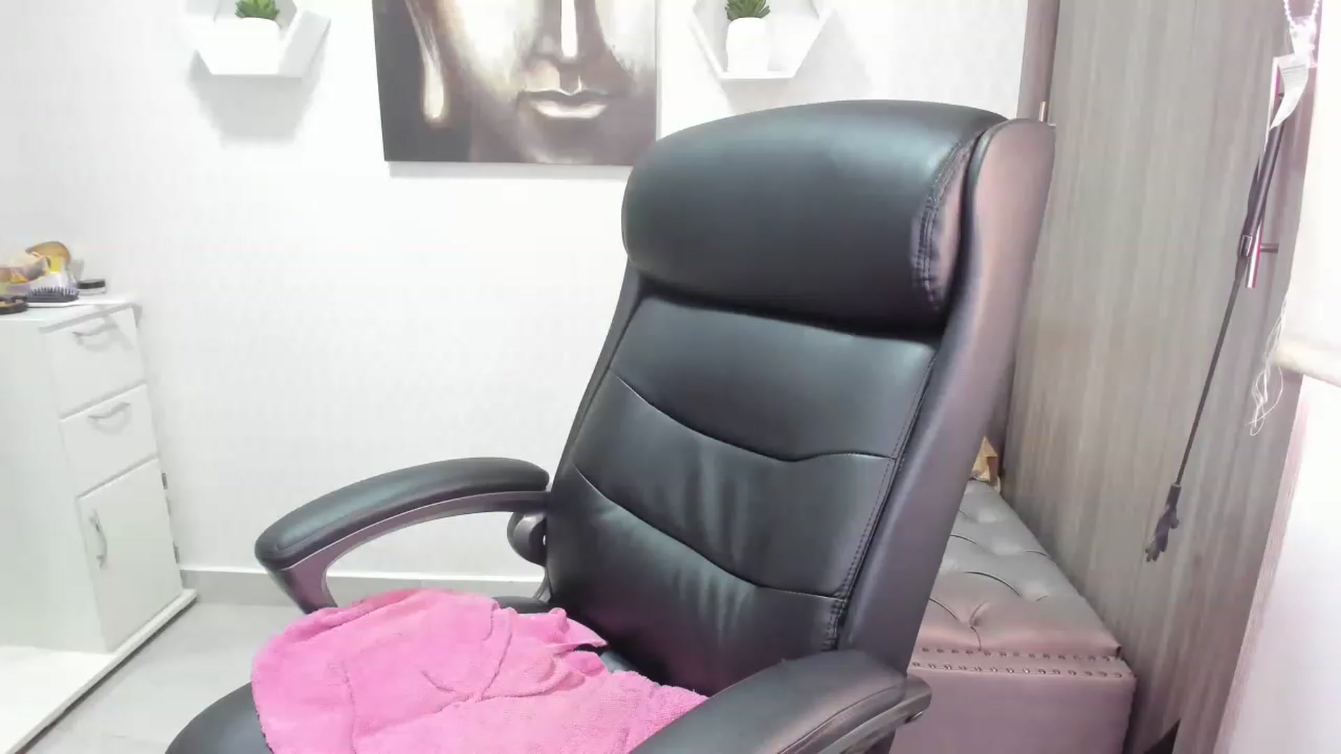 Gallery image thumbnail from Susan_lane's myfreecams stream on, 12/27/2022, 15:30 image 14 of 20