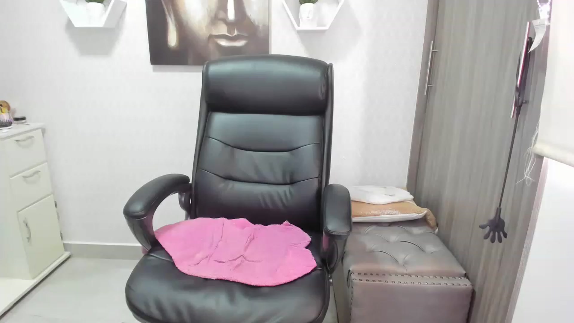 Gallery image thumbnail from Susan_lane's myfreecams stream on, 12/29/2022, 17:33 image 3 of 20