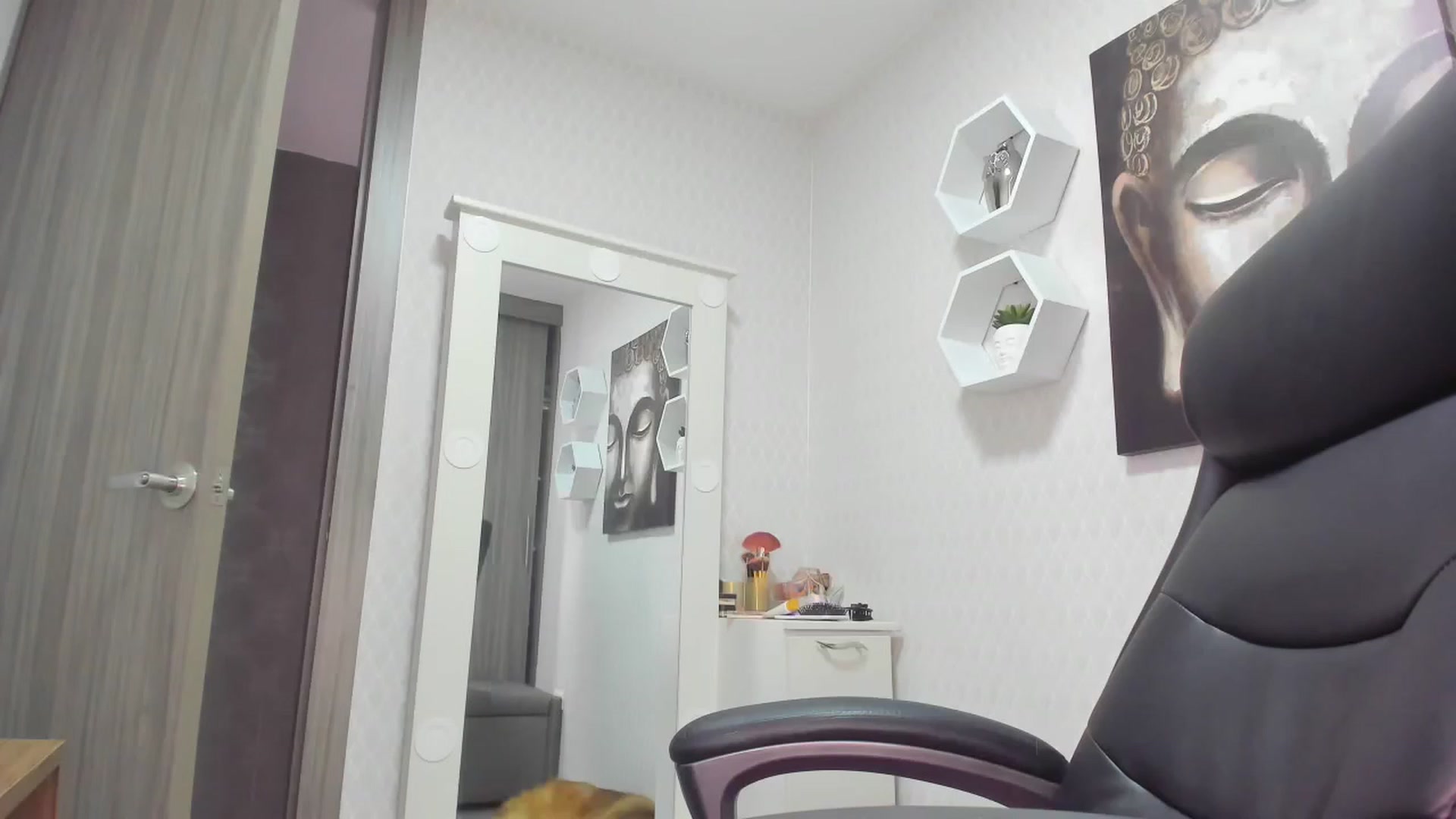 Gallery image thumbnail from Susan_lane's myfreecams stream on, 01/09/2023, 15:35 image 6 of 20