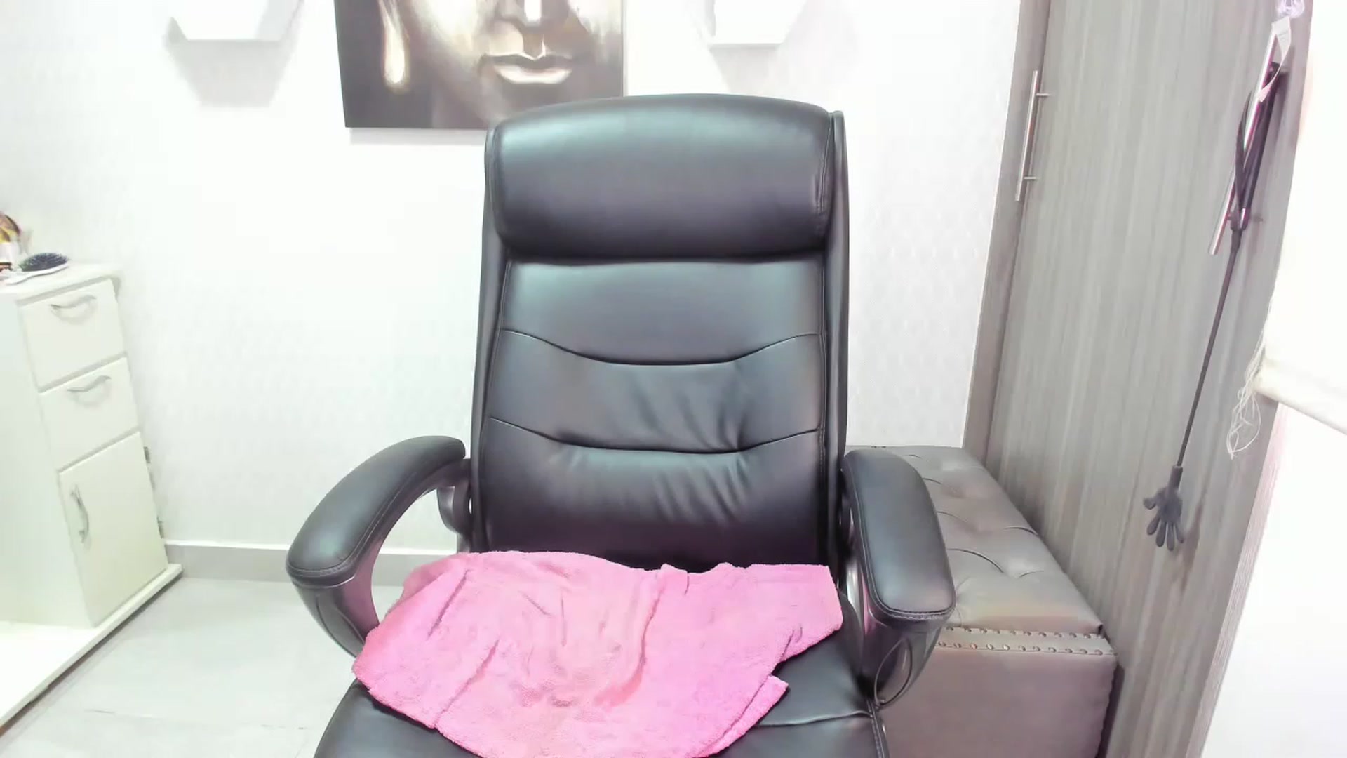 Gallery image thumbnail from Susan_lane's myfreecams stream on, 01/12/2023, 17:10 image 16 of 20