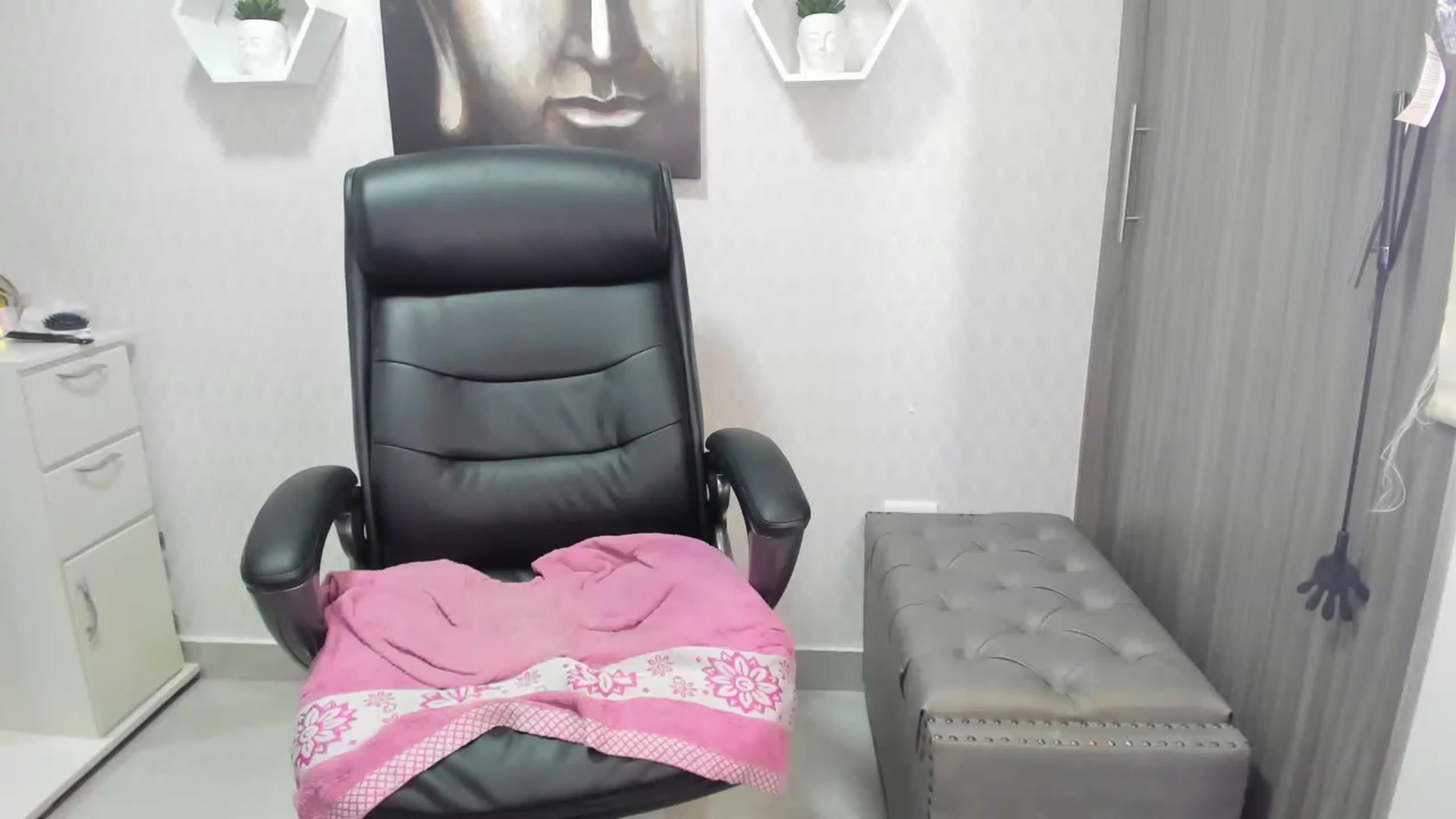 Gallery image thumbnail from Susan_lane's myfreecams stream on, 01/28/2023, 16:08 image 2 of 20