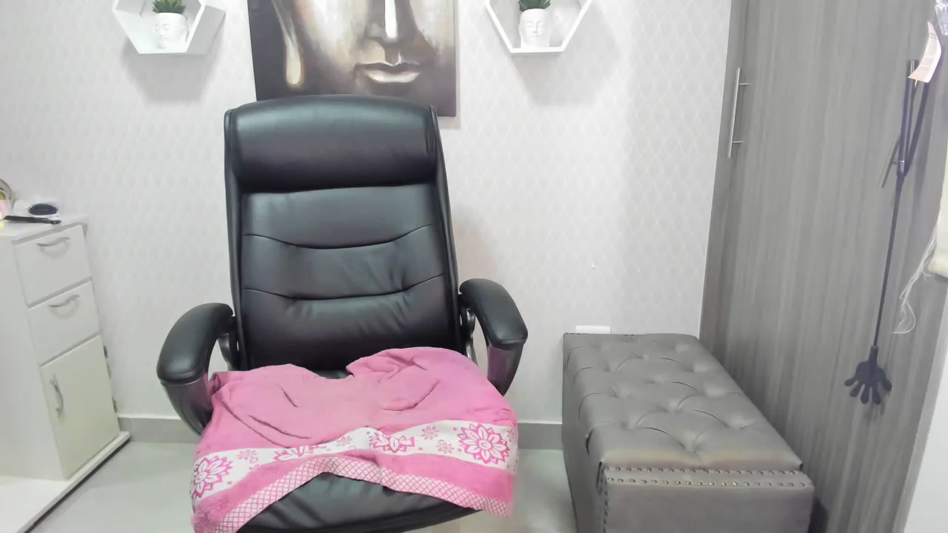 Gallery image thumbnail from Susan_lane's myfreecams stream on, 01/28/2023, 16:08 image 3 of 20