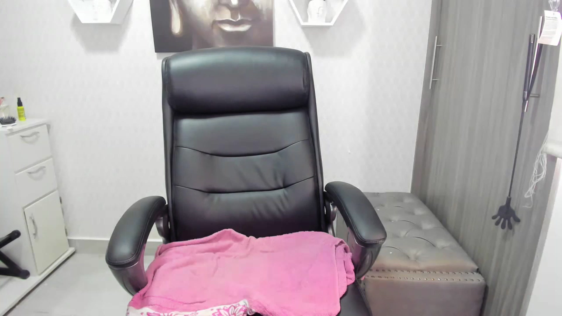 Gallery image thumbnail from Susan_lane's myfreecams stream on, 03/21/2023, 18:28 image 15 of 20