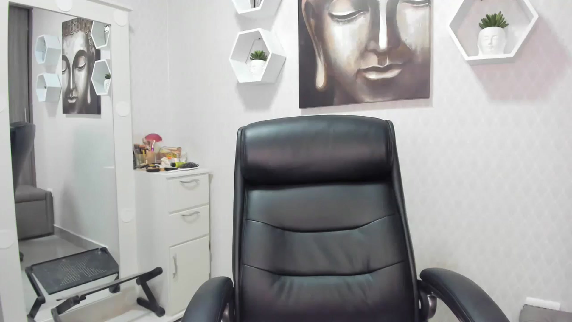 Gallery image thumbnail from Susan_lane's myfreecams stream on, 04/01/2023, 17:52 image 20 of 20