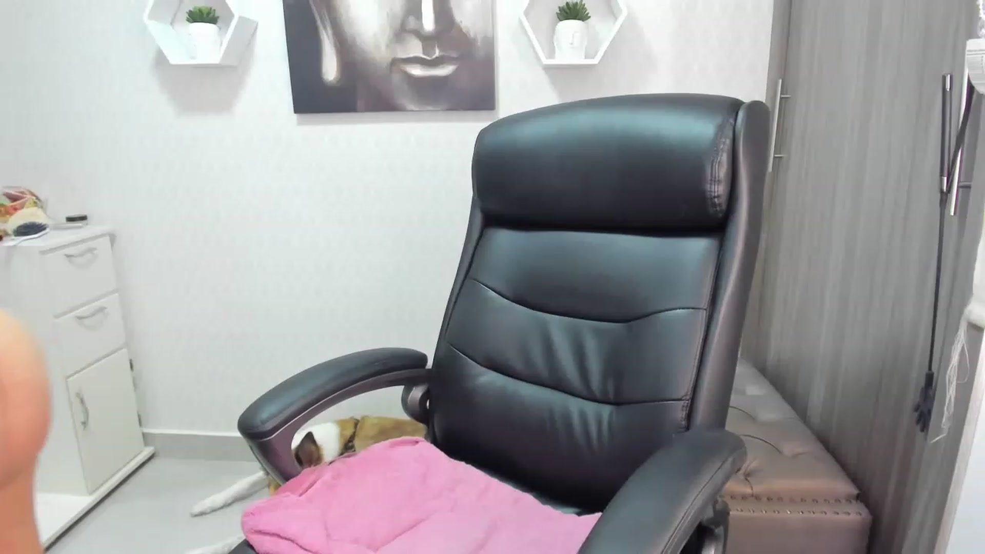 Gallery image thumbnail from Susan_lane's myfreecams stream on, 04/28/2023, 16:44 image 2 of 20