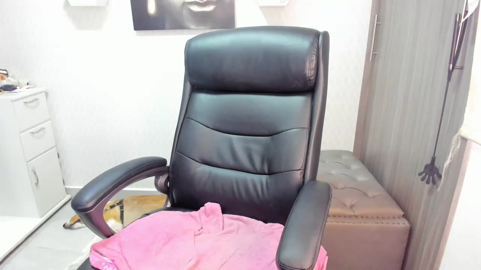 Gallery image thumbnail from Susan_lane's myfreecams stream on, 05/15/2023, 19:22 image 10 of 20