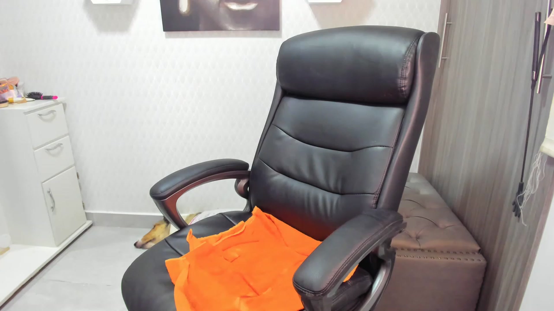 Gallery image thumbnail from Susan_lane's myfreecams stream on, 06/21/2023, 03:40 image 7 of 20
