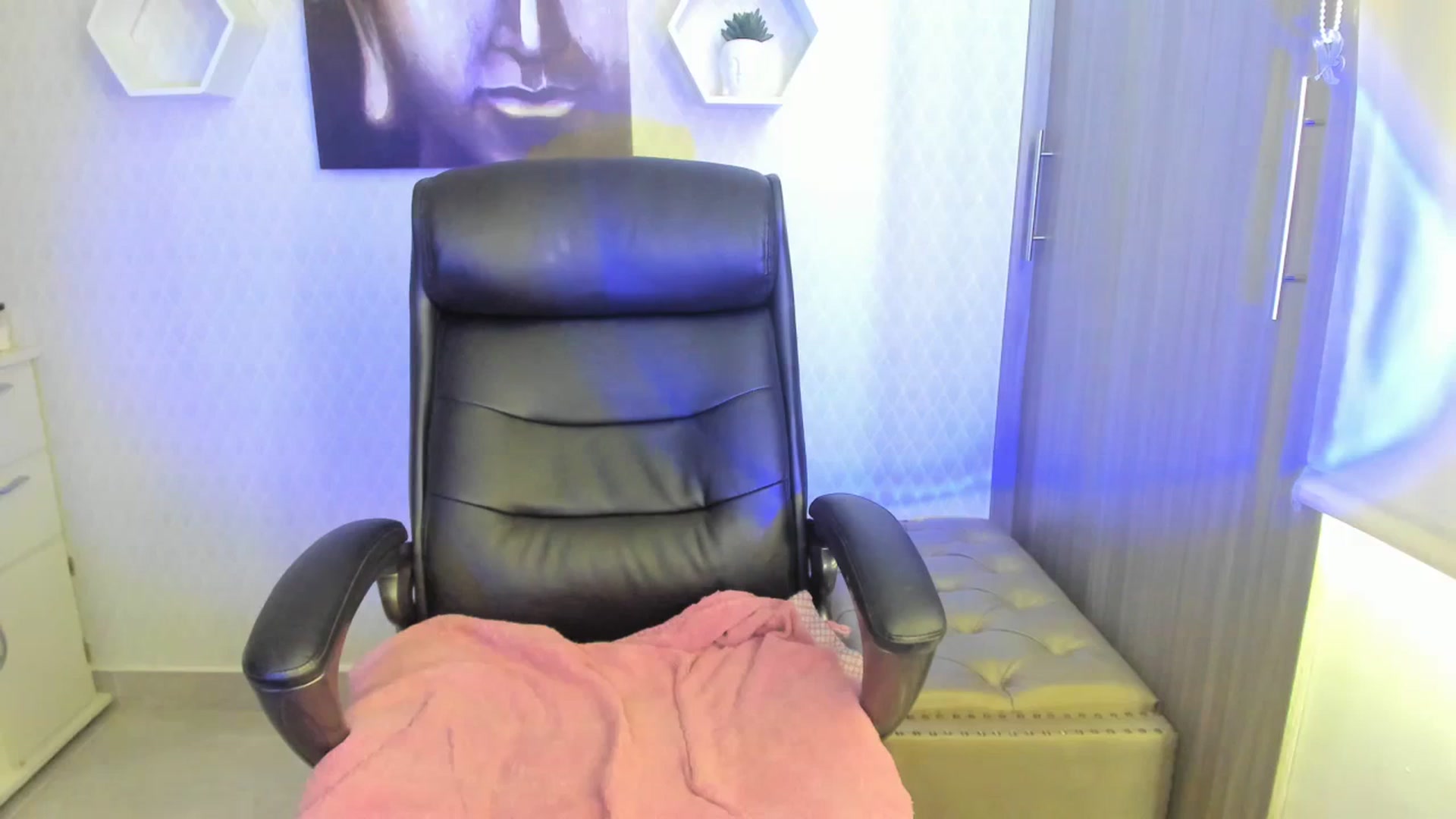 Gallery image thumbnail from Susan_lane's myfreecams stream on, 03/26/2024, 17:09 image 10 of 20