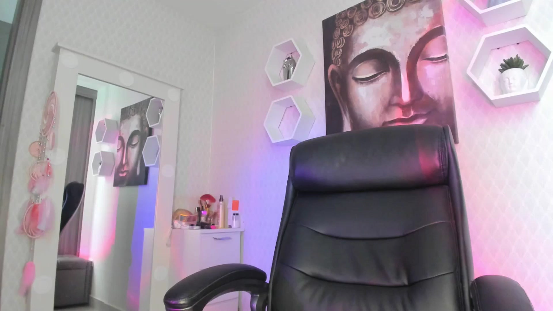 Gallery image thumbnail from Susan_lane's myfreecams stream on, 04/25/2024, 15:40 image 9 of 20