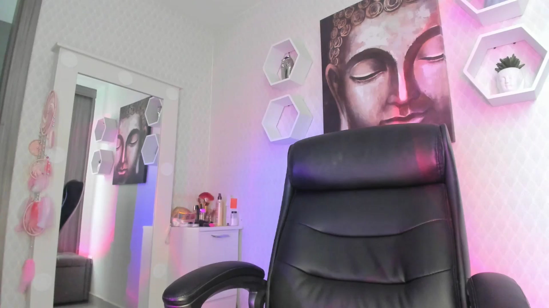 Gallery image thumbnail from Susan_lane's myfreecams stream on, 04/25/2024, 15:40 image 8 of 20