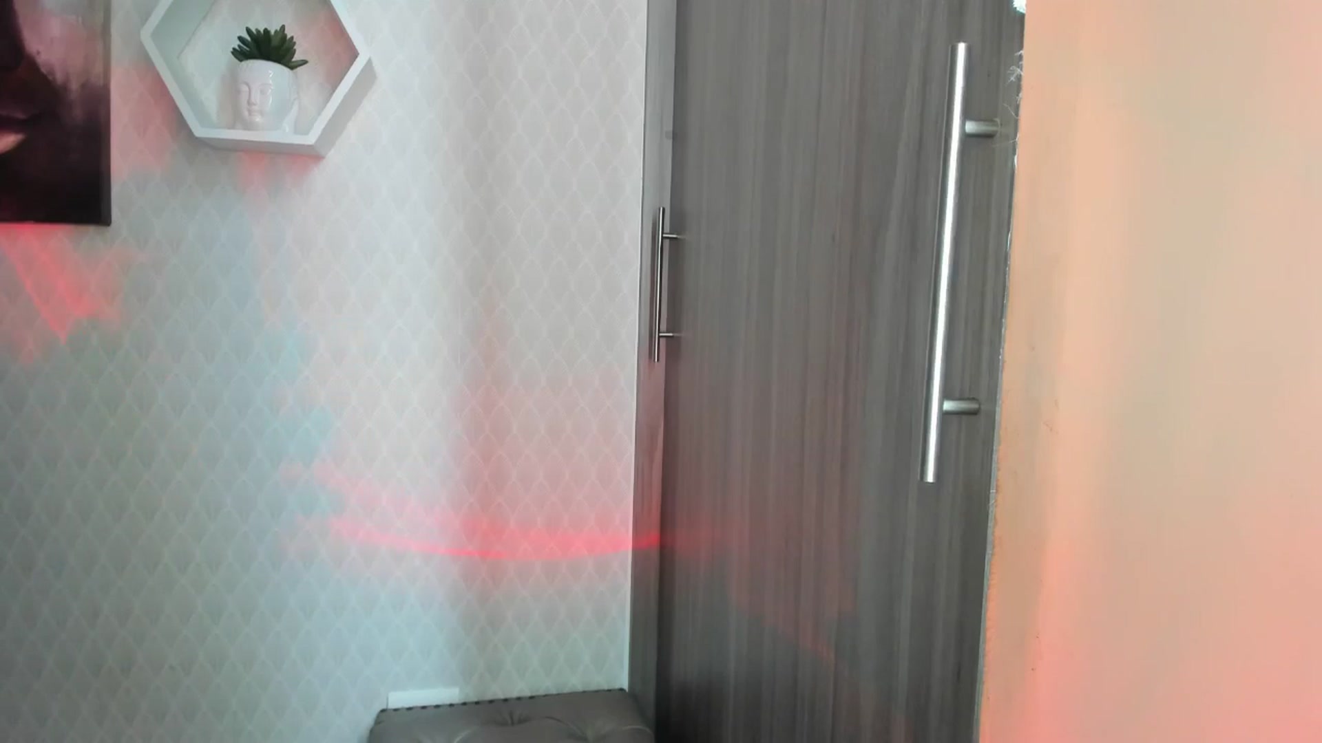 Gallery image thumbnail from Susan_lane's myfreecams stream on, 04/29/2024, 16:31 image 5 of 20