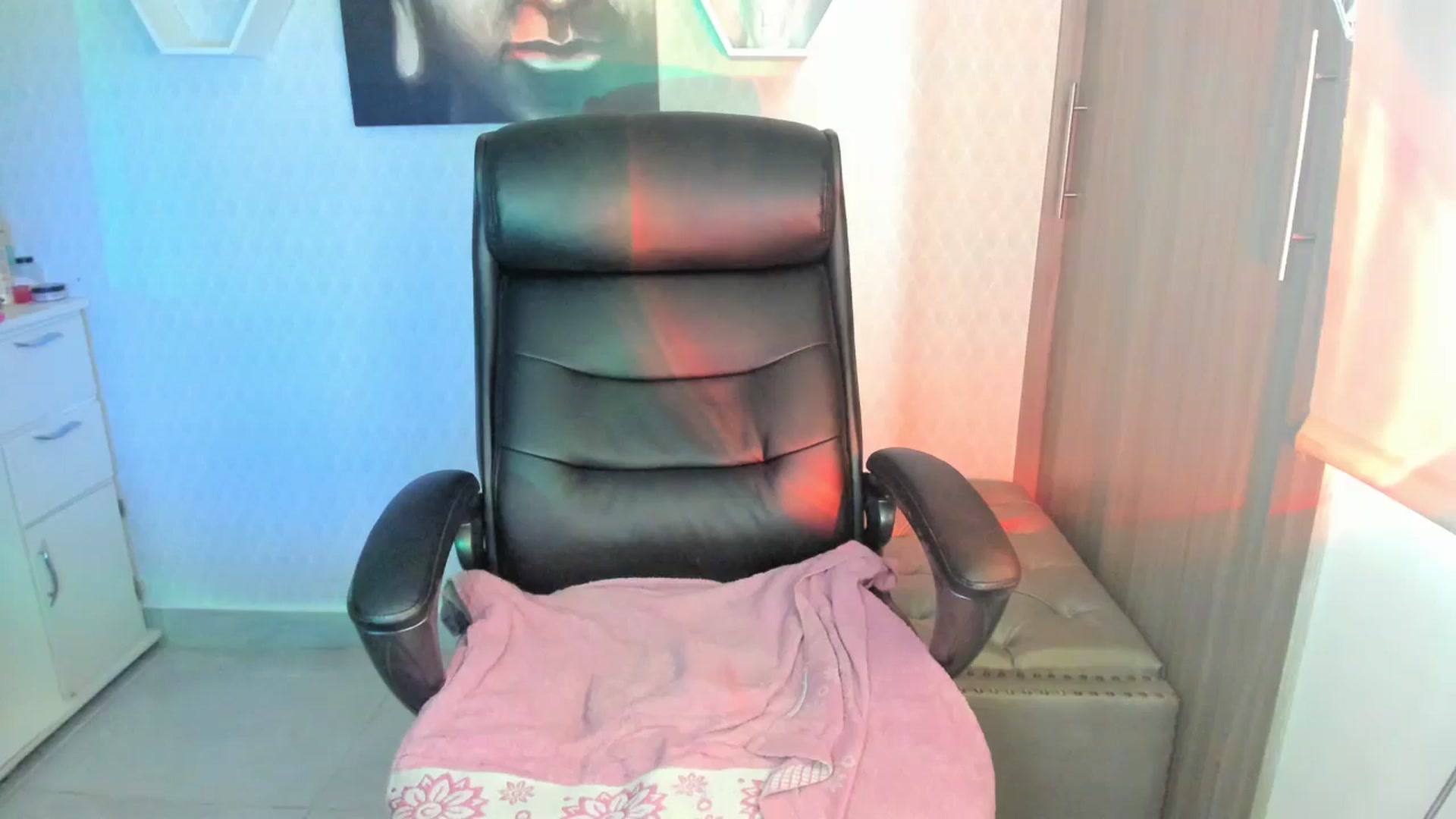 Gallery image thumbnail from Susan_lane's myfreecams stream on, 06/04/2024, 19:16 image 7 of 20