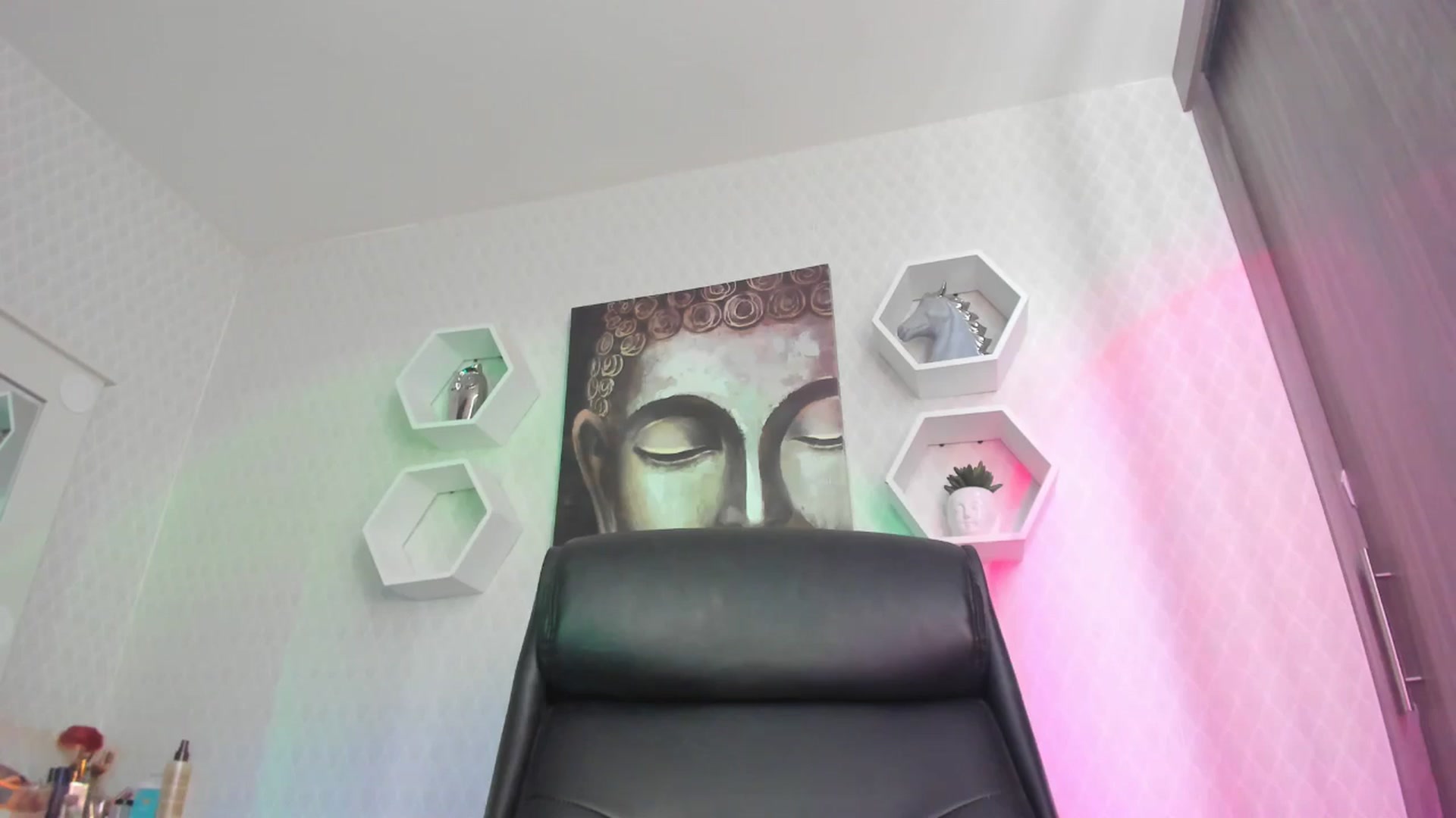 Gallery image thumbnail from Susan_lane's myfreecams stream on, 06/18/2024, 18:17 image 14 of 20