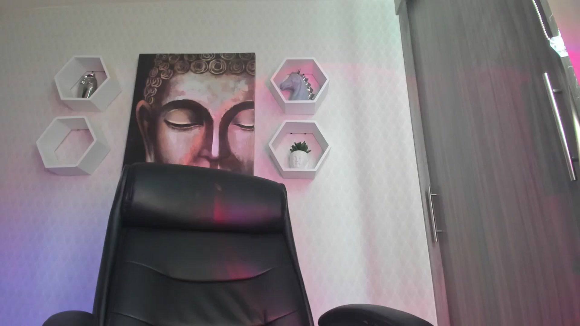 Gallery image thumbnail from Susan_lane's myfreecams stream on, 07/11/2024, 16:22 image 12 of 20