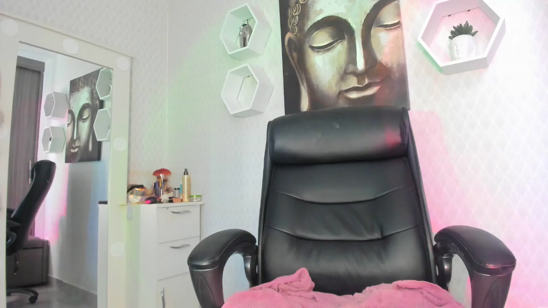 Gallery image thumbnail from Susan_lane's myfreecams stream on, 07/13/2024, 17:17 image 3 of 20