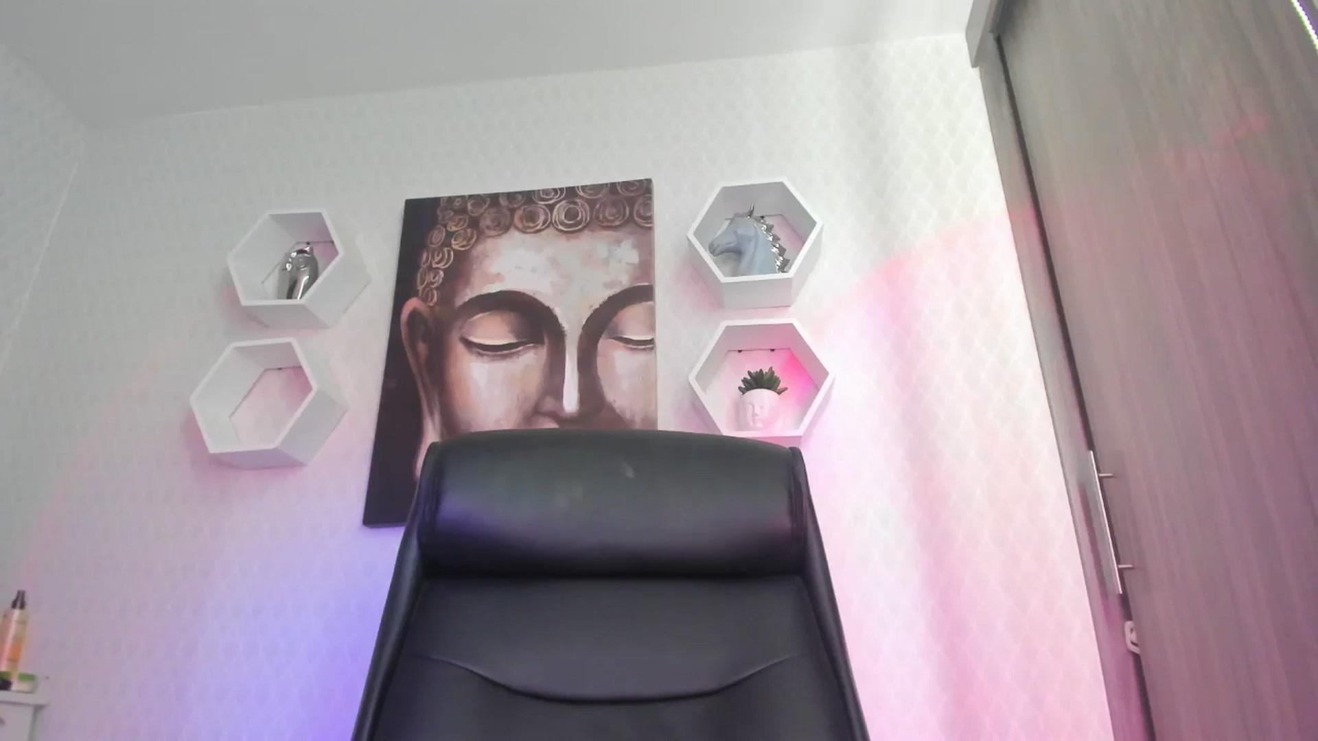 Gallery image thumbnail from Susan_lane's myfreecams stream on, 07/16/2024, 18:18 image 7 of 20