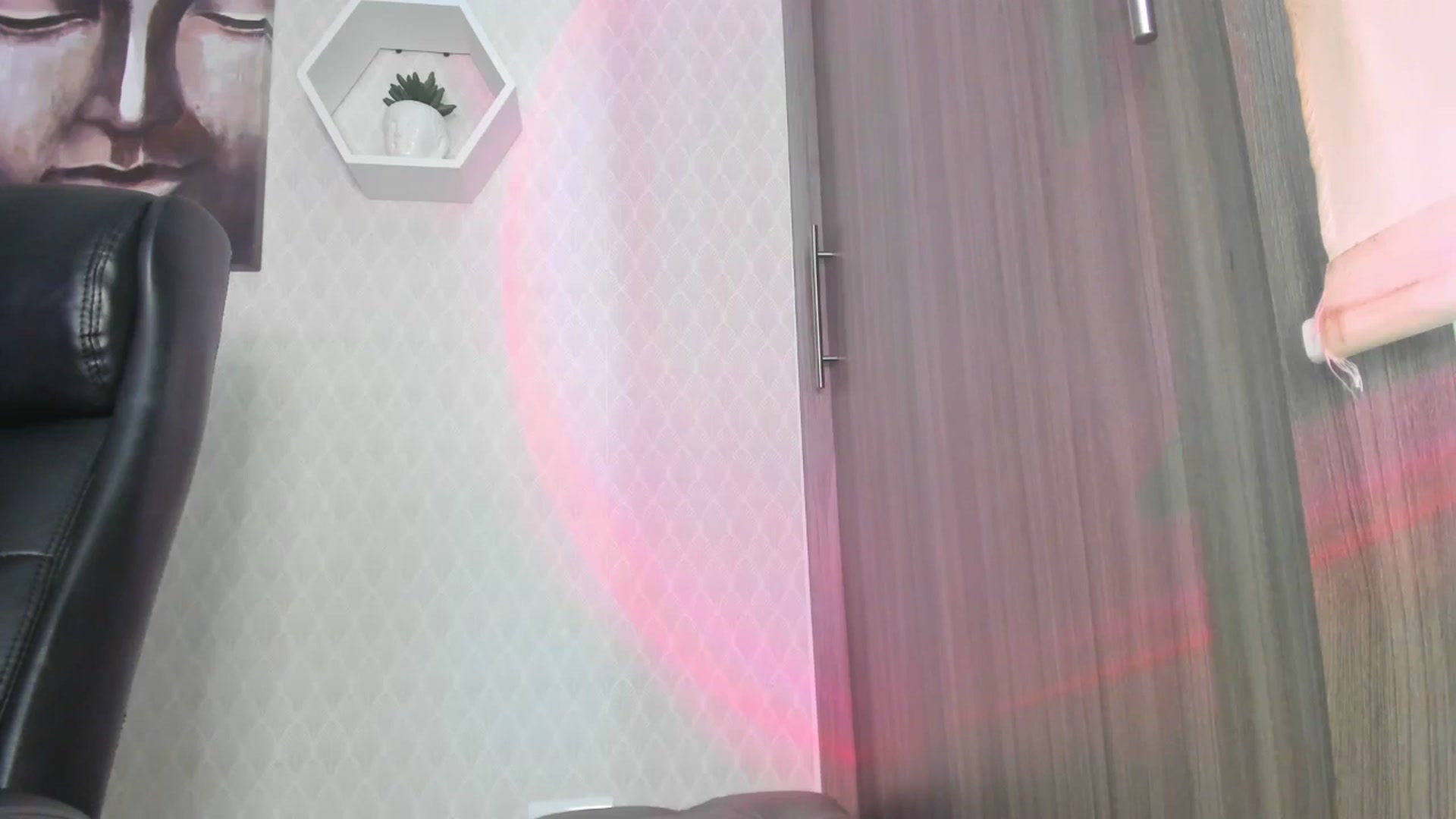 Gallery image thumbnail from Susan_lane's myfreecams stream on, 07/27/2024, 17:06 image 6 of 20