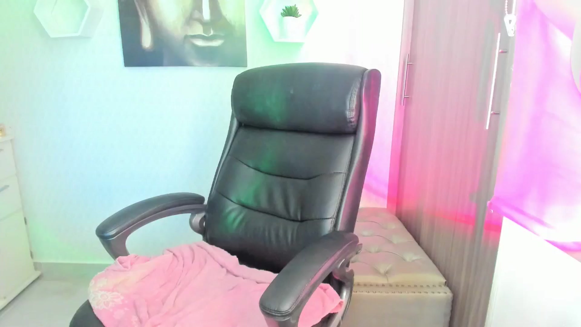 Gallery image thumbnail from Susan_lane's myfreecams stream on, 07/27/2024, 17:23 image 1 of 20