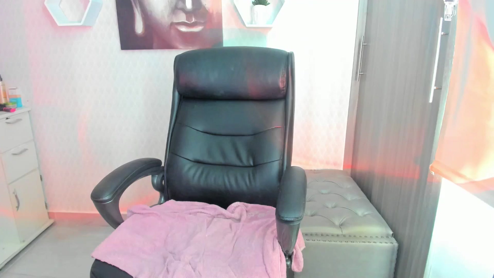 Gallery image thumbnail from Susan_lane's myfreecams stream on, 08/28/2024, 15:58 image 11 of 20