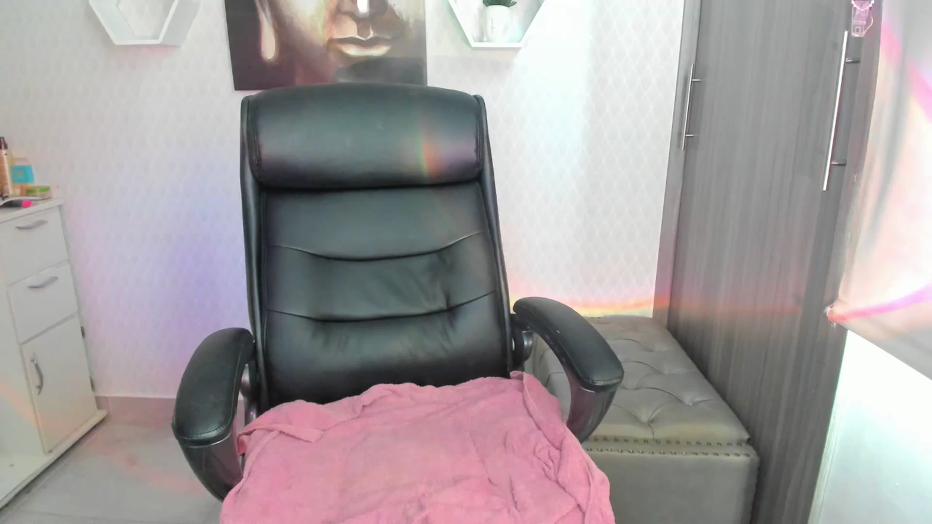 Gallery image thumbnail from Susan_lane's myfreecams stream on, 09/11/2024, 16:18 image 3 of 20