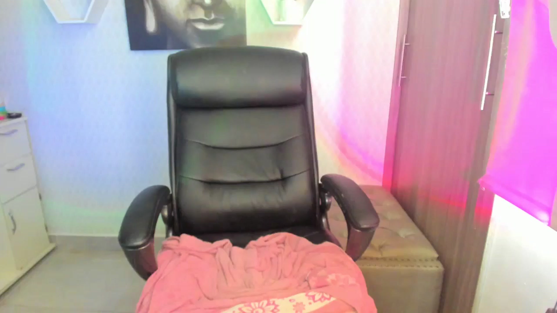 Gallery image thumbnail from Susan_lane's myfreecams stream on, 09/14/2024, 17:09 image 20 of 20