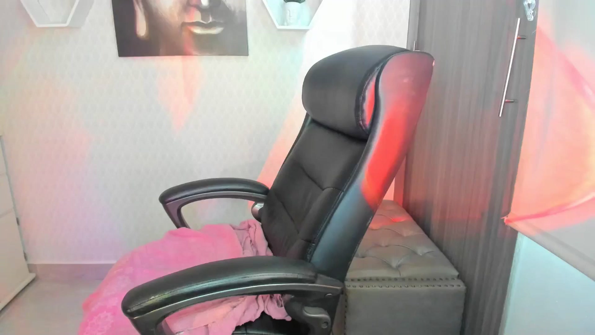 Gallery image thumbnail from Susan_lane's myfreecams stream on, 09/30/2024, 16:34 image 10 of 20