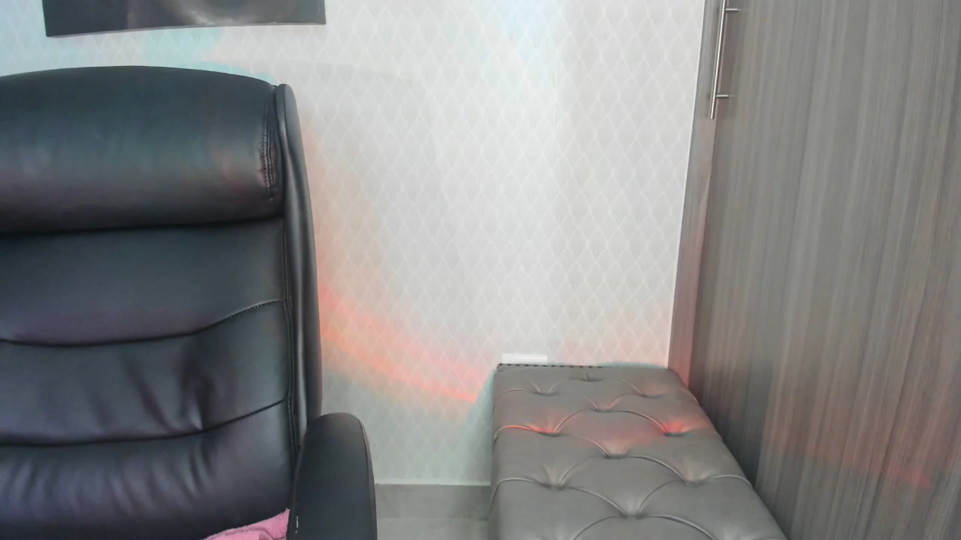 Gallery image thumbnail from Susan_lane's myfreecams stream on, 09/30/2024, 16:34 image 7 of 20
