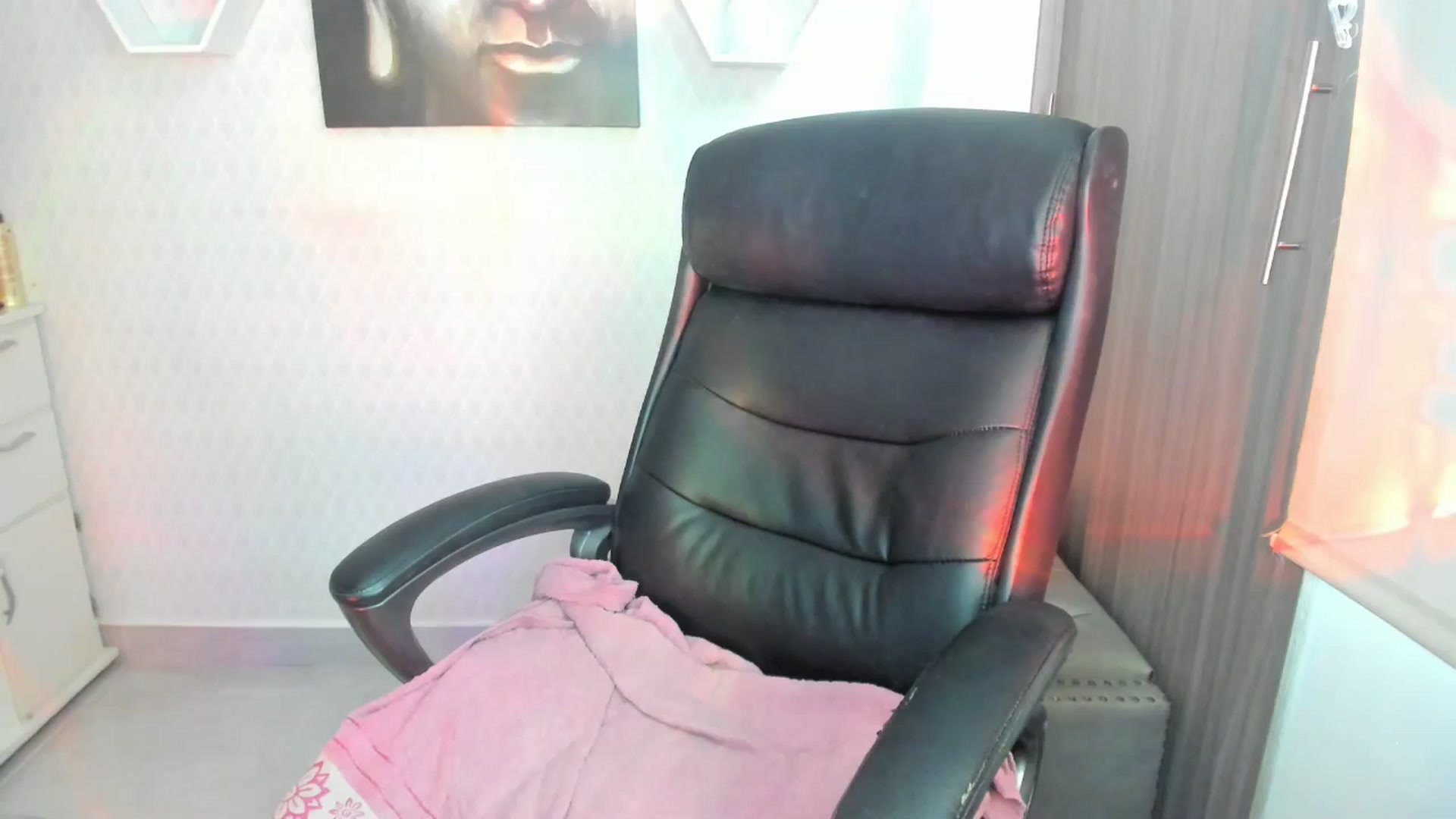 Gallery image thumbnail from Susan_lane's myfreecams stream on, 09/30/2024, 17:24 image 13 of 20