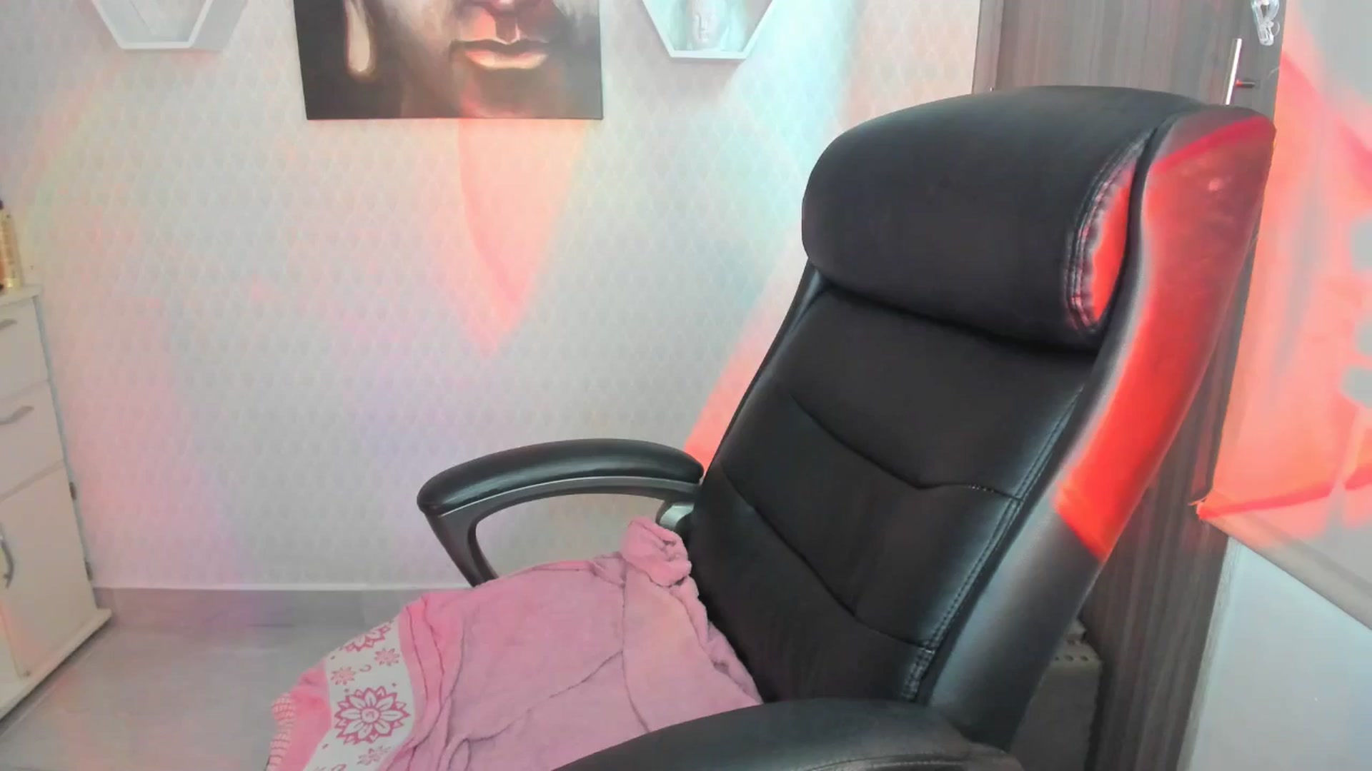 Gallery image thumbnail from Susan_lane's myfreecams stream on, 09/30/2024, 17:24 image 7 of 20