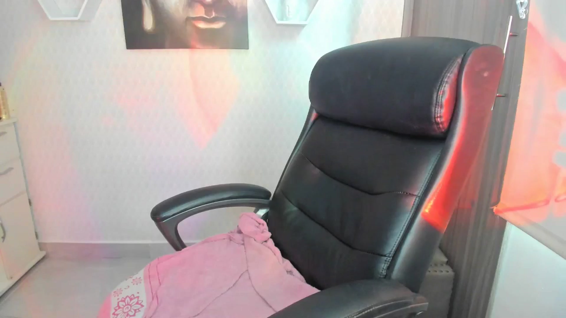 Gallery image thumbnail from Susan_lane's myfreecams stream on, 09/30/2024, 17:24 image 2 of 20