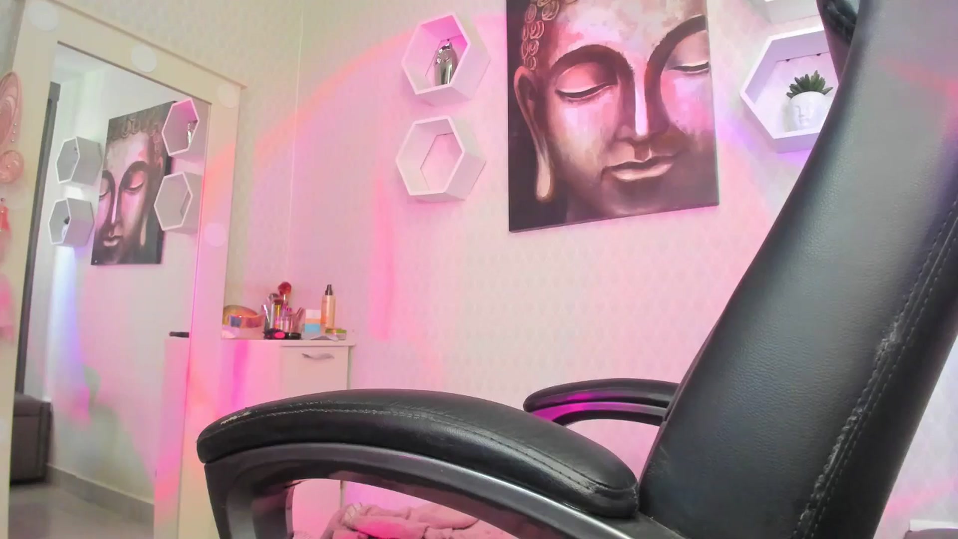 Gallery image thumbnail from Susan_lane's myfreecams stream on, 10/25/2024, 15:45 image 20 of 20