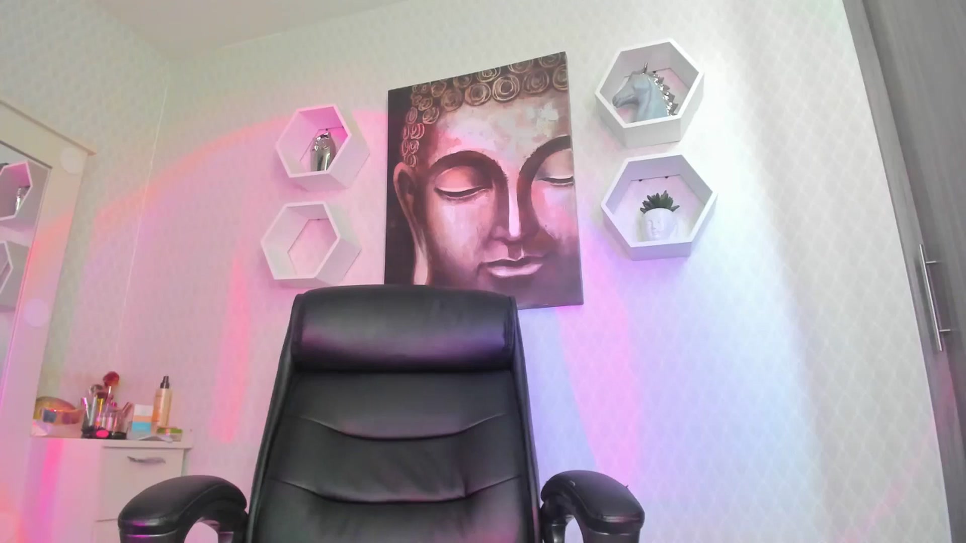 Gallery image thumbnail from Susan_lane's myfreecams stream on, 10/25/2024, 15:45 image 16 of 20