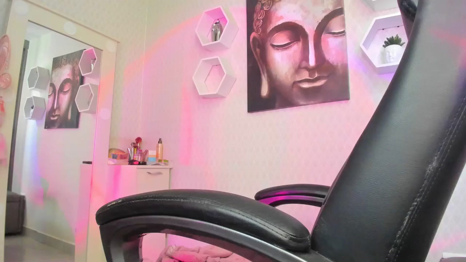 Gallery image thumbnail from Susan_lane's myfreecams stream on, 10/25/2024, 15:45 image 19 of 20
