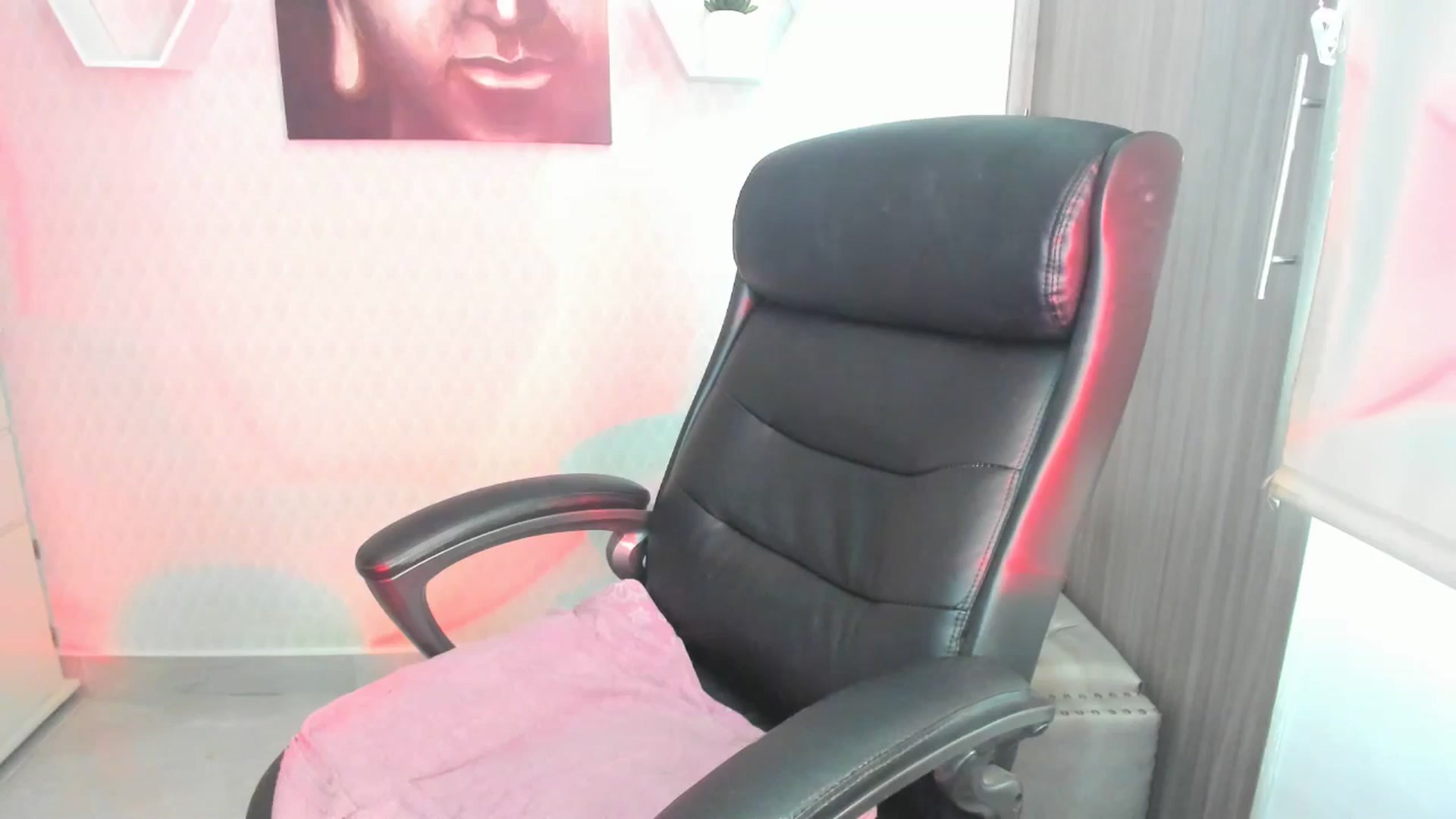 Gallery image thumbnail from Susan_lane's myfreecams stream on, 10/28/2024, 15:22 image 5 of 20