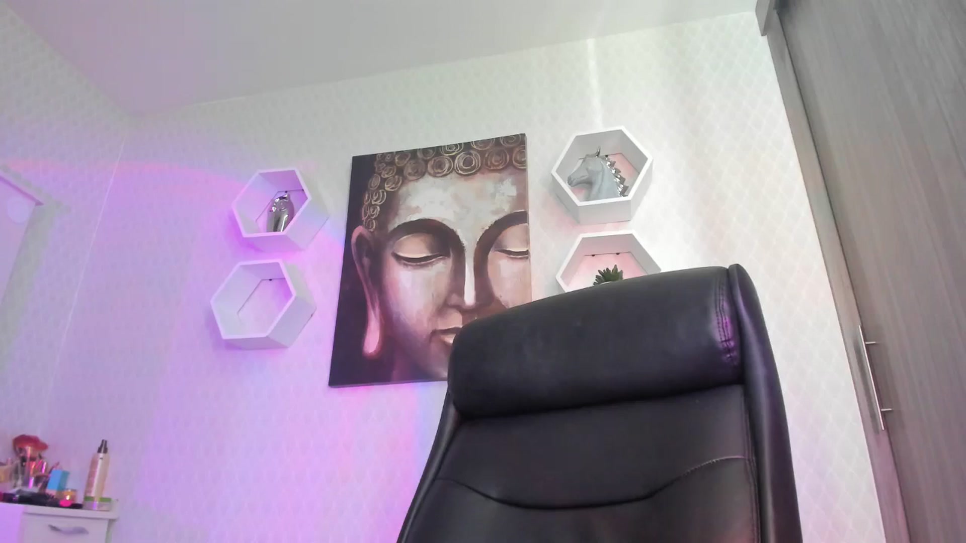 Gallery image thumbnail from Susan_lane's myfreecams stream on, 11/18/2024, 17:20 image 14 of 20