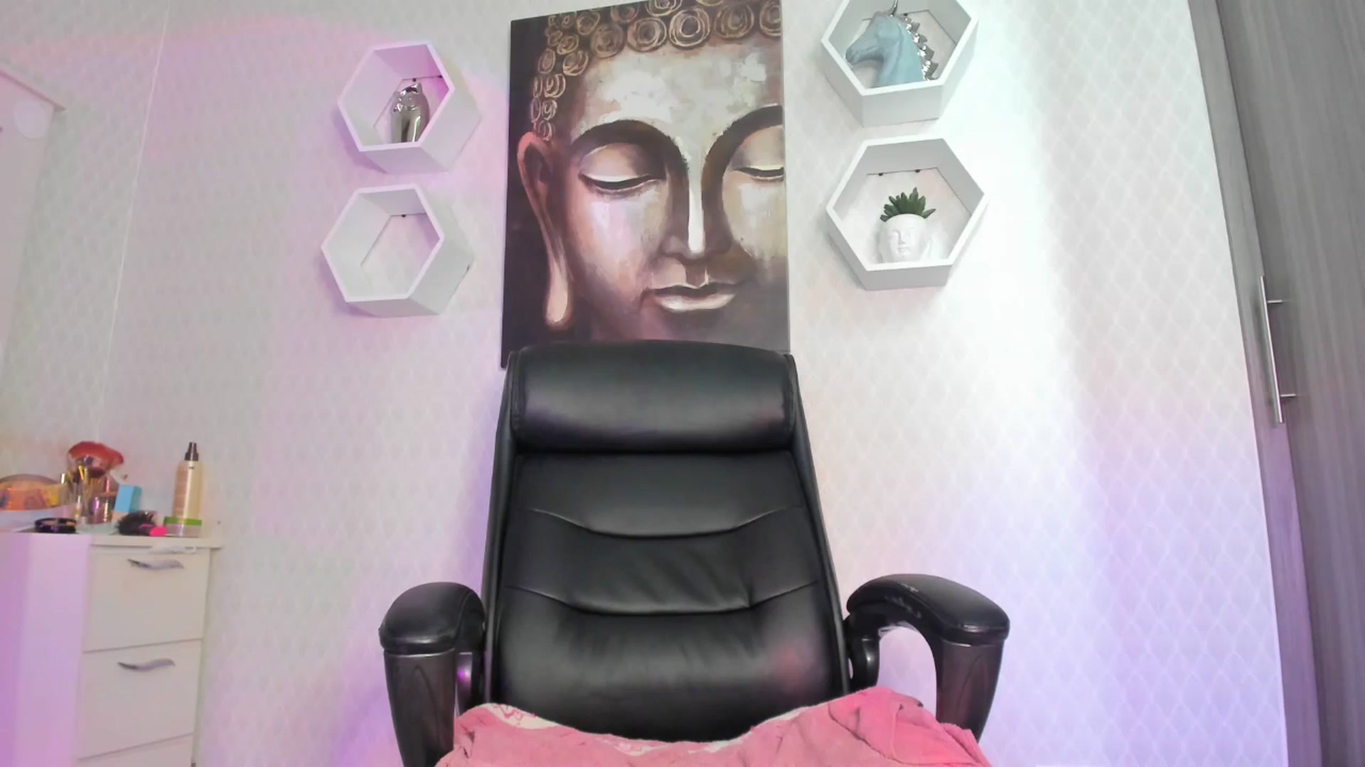 Gallery image thumbnail from Susan_lane's myfreecams stream on, 11/21/2024, 17:25 image 13 of 20