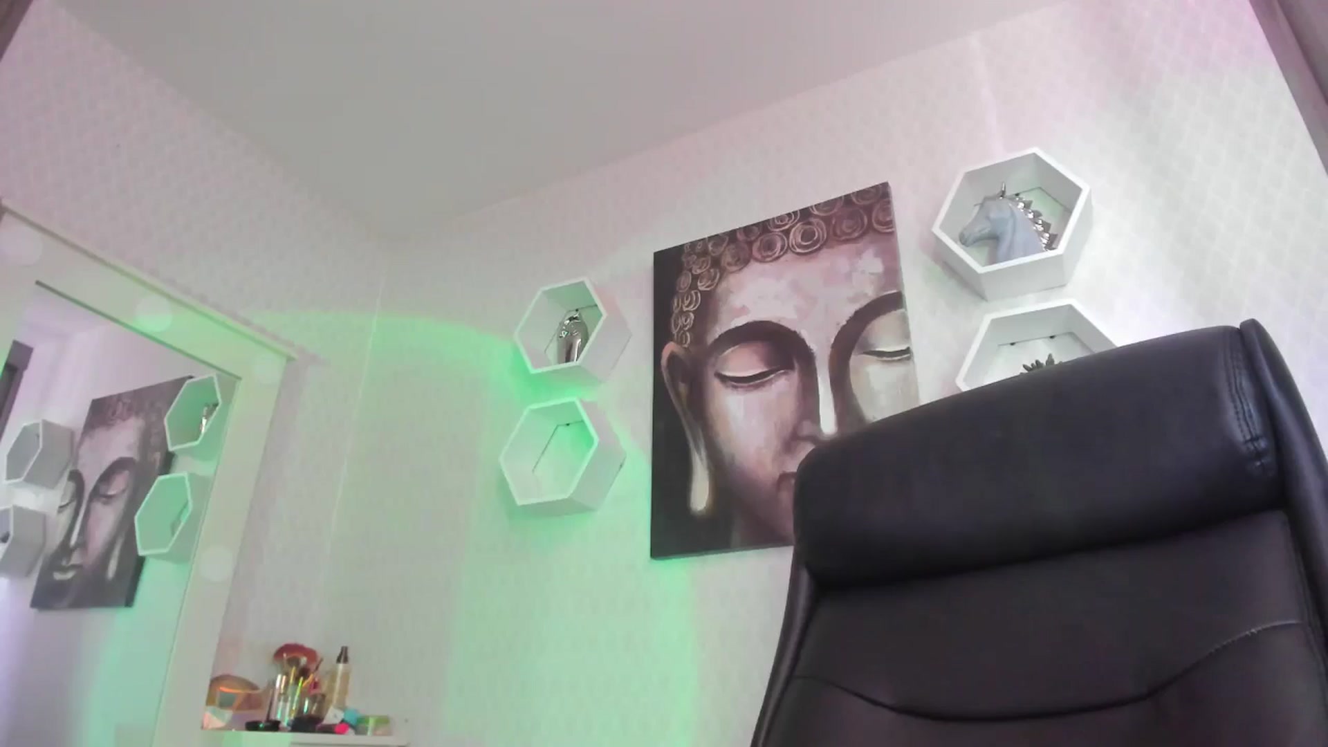 Gallery image thumbnail from Susan_lane's myfreecams stream on, 12/30/2024, 17:32 image 2 of 20