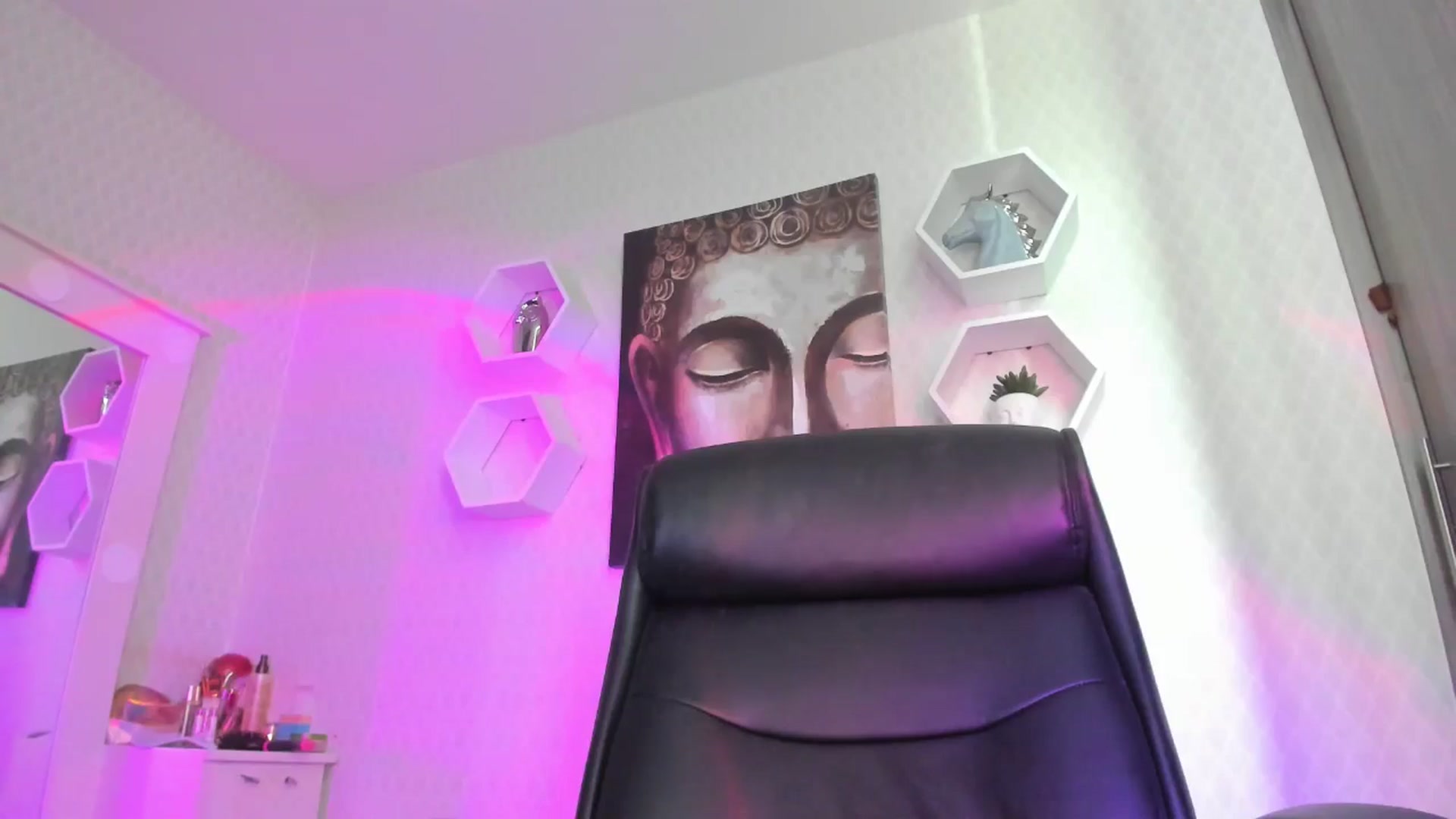 Gallery image thumbnail from Susan_lane's myfreecams stream on, 01/14/2025, 18:03 image 17 of 20