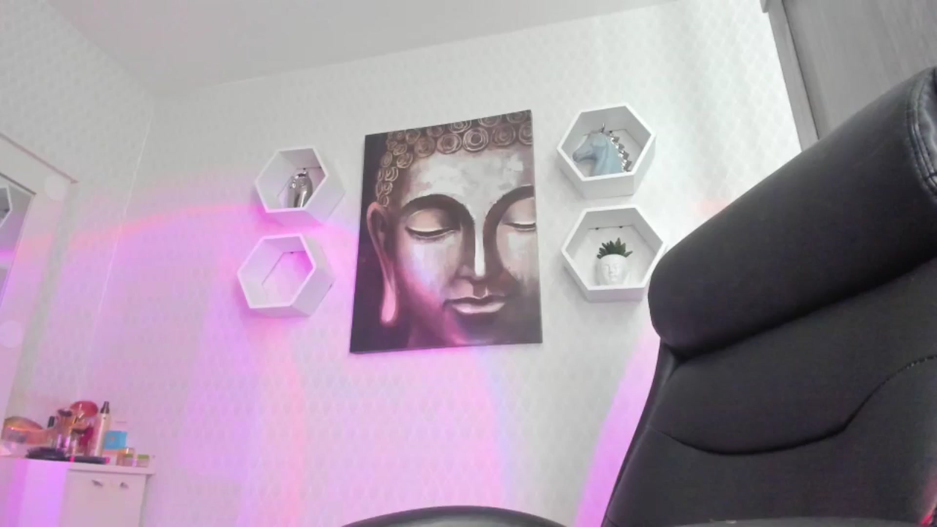 Gallery image thumbnail from Susan_lane's myfreecams stream on, 03/15/2025, 15:00 image 18 of 20